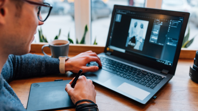 Rekomendasi 6 Laptop Desain Terbaik 2026 Dengan Performa Beast dengan Bobot di Bawah 1kg